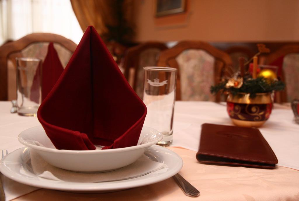 Garni Hotel PBG Subotica Buitenkant foto