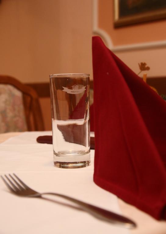 Garni Hotel PBG Subotica Buitenkant foto