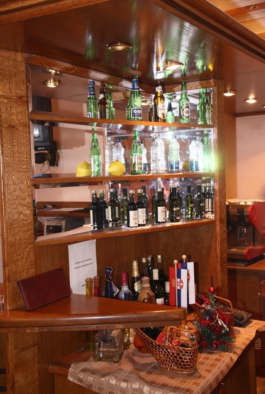 Garni Hotel PBG Subotica Buitenkant foto