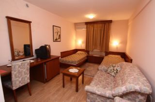 Garni Hotel PBG Subotica Buitenkant foto
